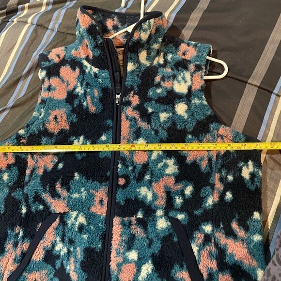 The North Face Campshire 2.0 Fleece Vest Woman's size Large Blue and pink Floral - Picture 6 of 10